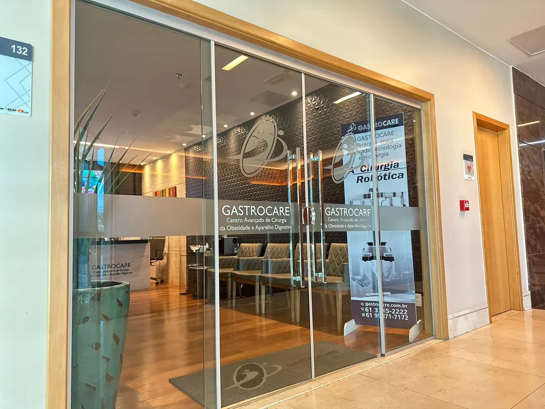 Entrada da GastroCare — sala 132, Brasília